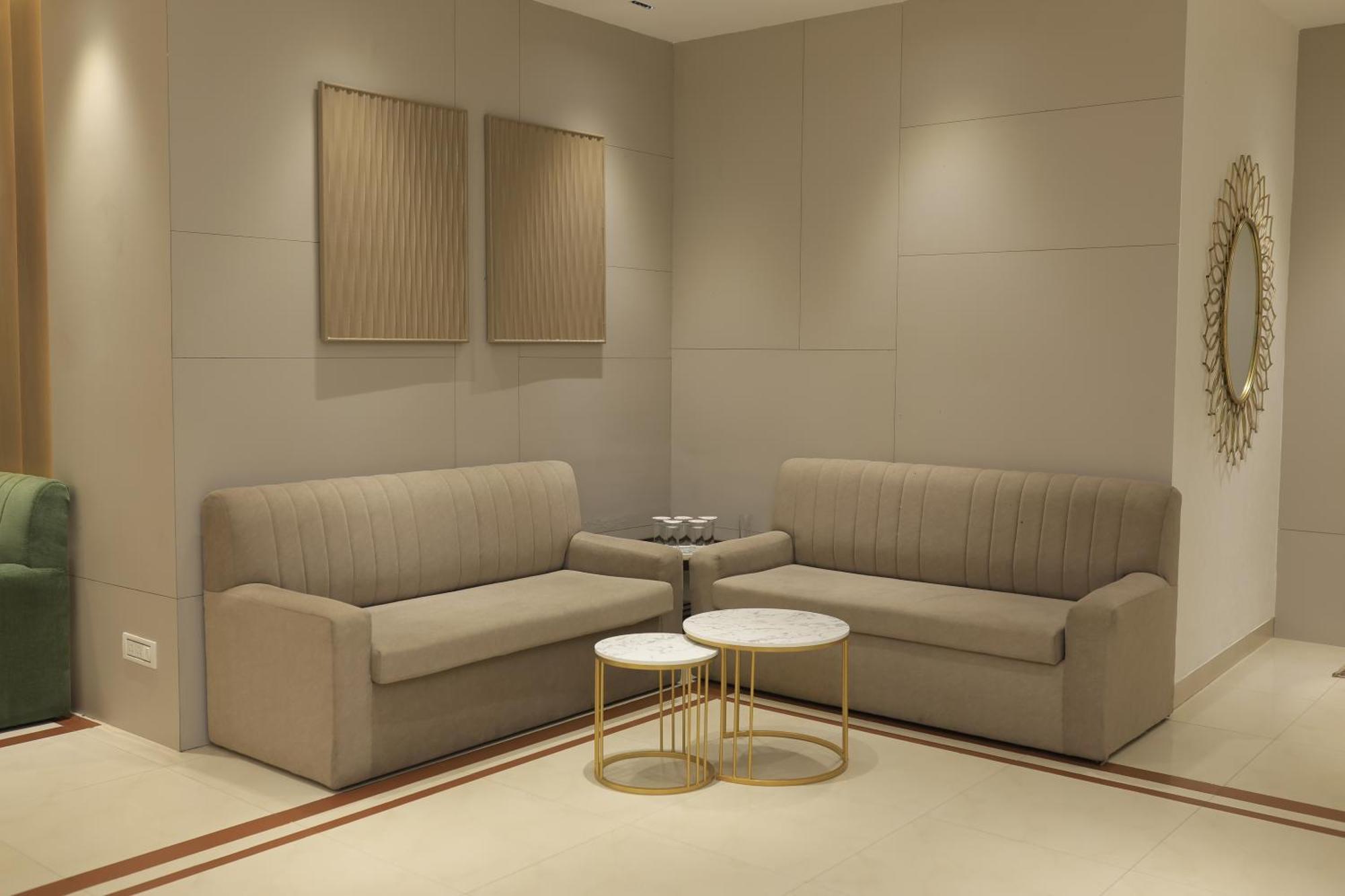 גווהטי Hotel Prag Continental מראה חיצוני תמונה