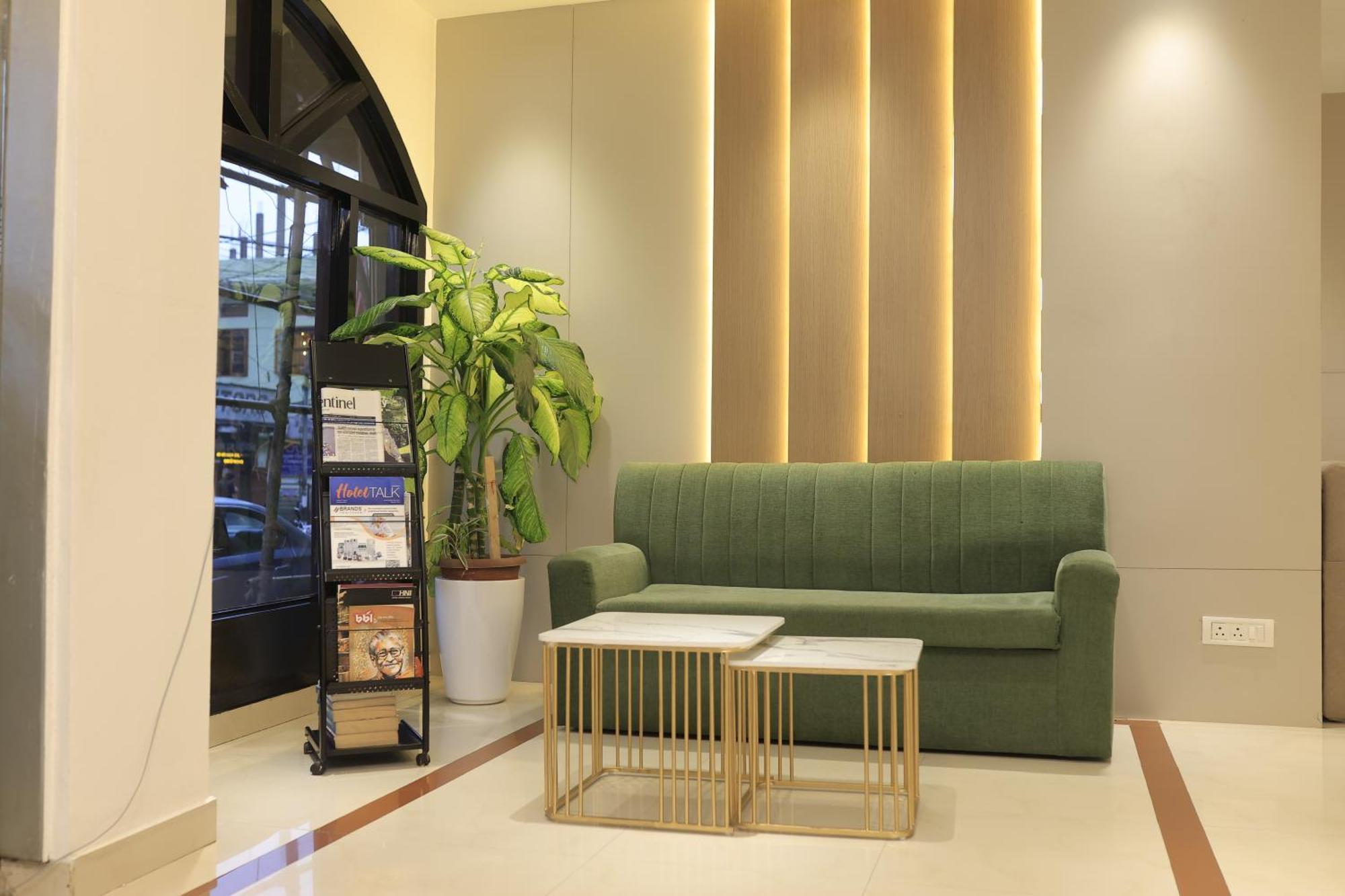 גווהטי Hotel Prag Continental מראה חיצוני תמונה