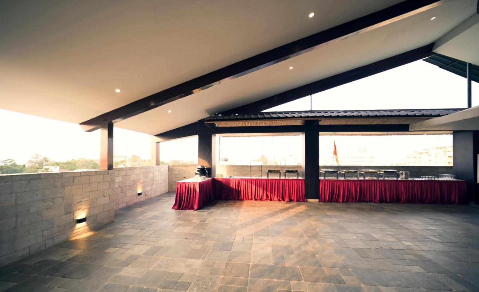 גווהטי Hotel Prag Continental מראה חיצוני תמונה