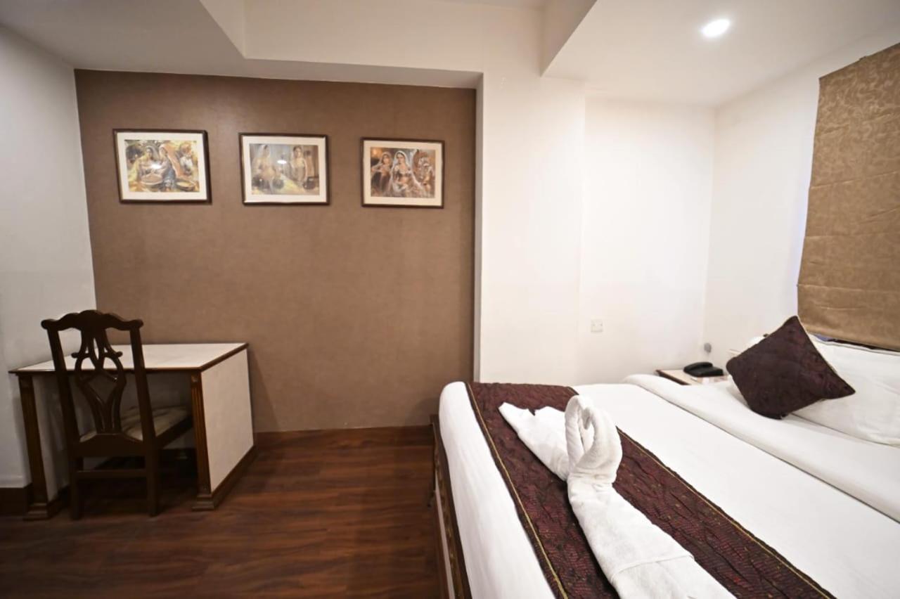 גווהטי Hotel Prag Continental מראה חיצוני תמונה