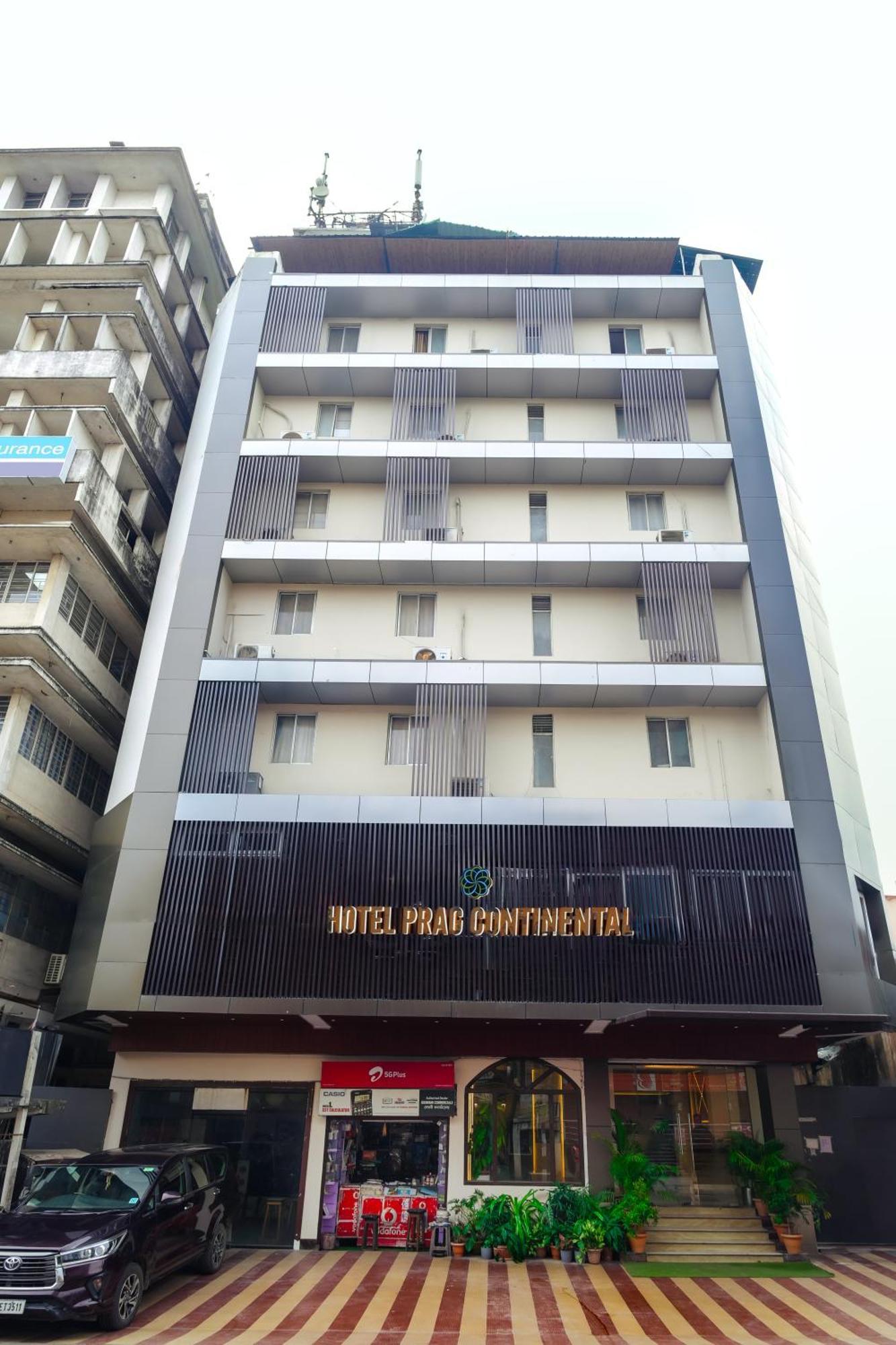 גווהטי Hotel Prag Continental מראה חיצוני תמונה